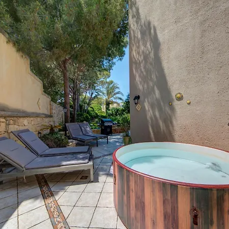 Villa Luxury 5br With Jacuzzi, Garden & Dining Is-Swieqi