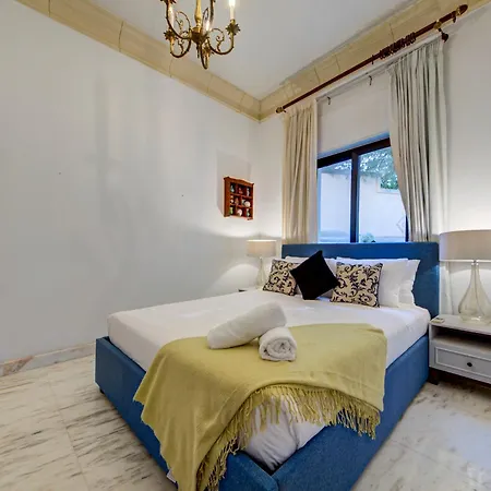 Luxury 5br With Jacuzzi, Garden & Dining *