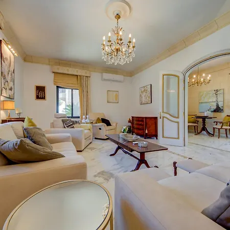 Villa Luxury 5br With Jacuzzi, Garden & Dining *