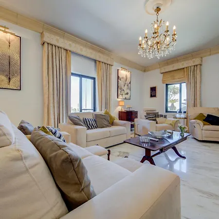 Luxury 5br With Jacuzzi, Garden & Dining