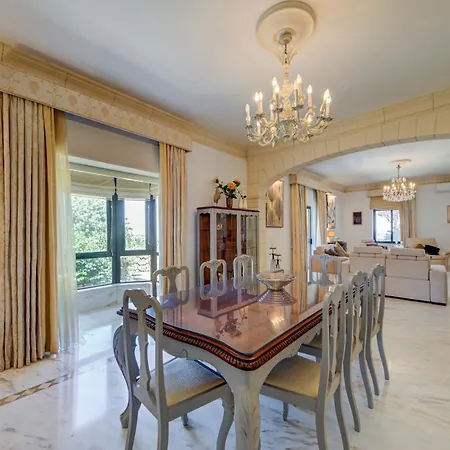 Villa Luxury 5br With Jacuzzi, Garden & Dining Is-Swieqi