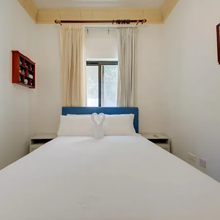 Luxury 5br With Jacuzzi, Garden & Dining Villa Is-Swieqi
