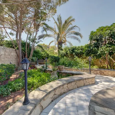 Luxury 5br With Jacuzzi, Garden & Dining