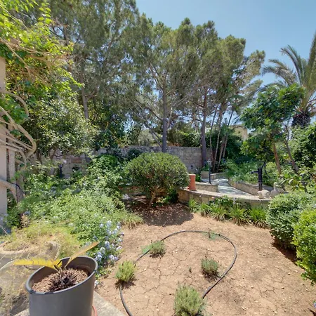 Luxury 5br With Jacuzzi, Garden & Dining *