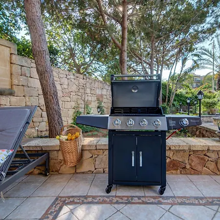 Luxury 5br With Jacuzzi, Garden & Dining Vilă Is-Swieqi