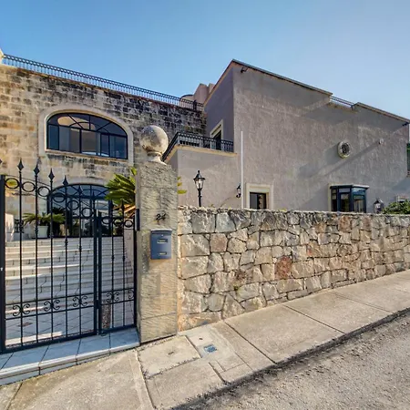 Luxury 5br With Jacuzzi, Garden & Dining Villa Is-Swieqi